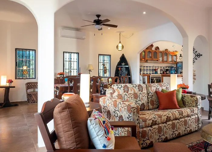 Casa Zarah - Hacienda Family - Pool And 2-block To Pousada